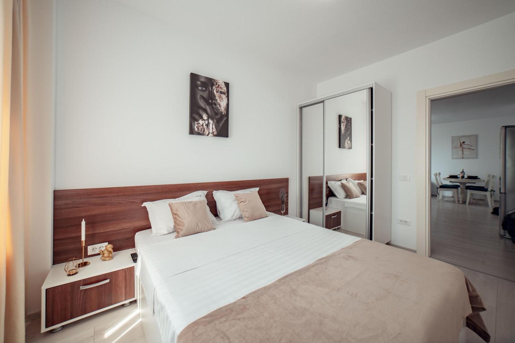 Cozy Collection Apartments At Palas Mall Jassy Zewnętrze zdjęcie